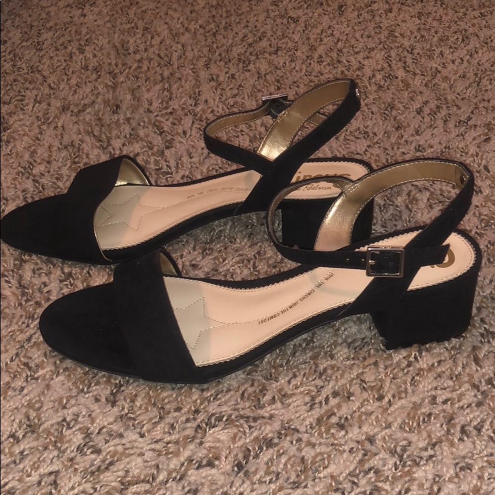 Circus Sandals with small heel. Black suede